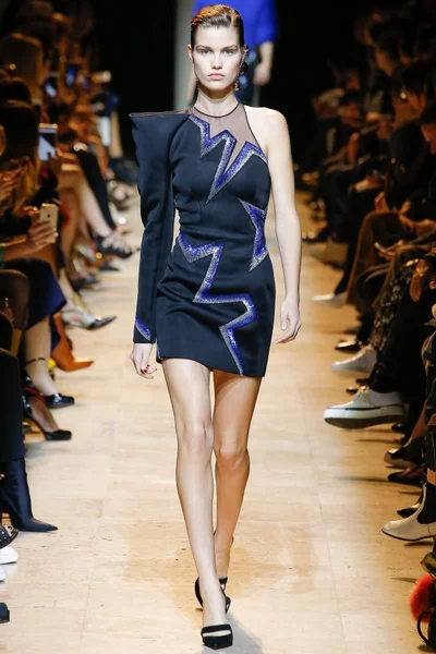 Look 11
